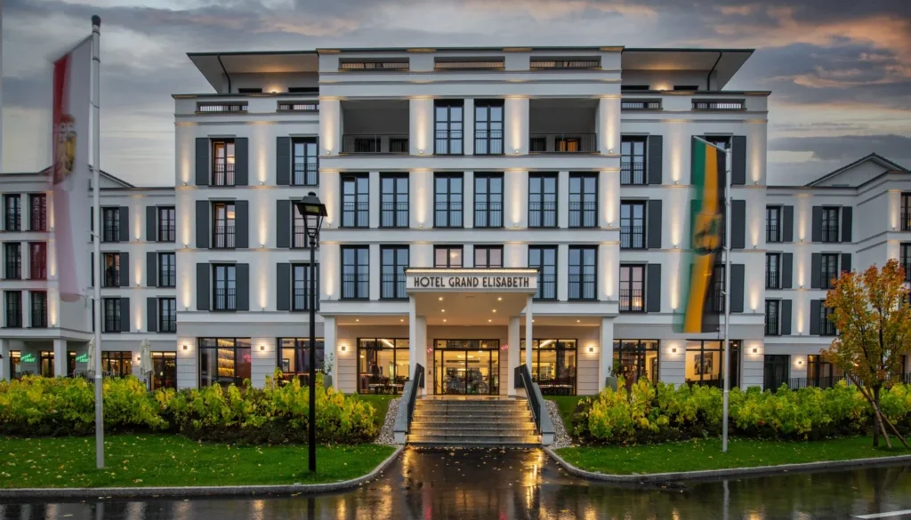 lichtmehr-grand hotel elisabeth-01