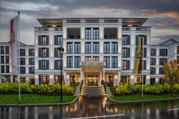 lichtmehr-grand hotel elisabeth-01